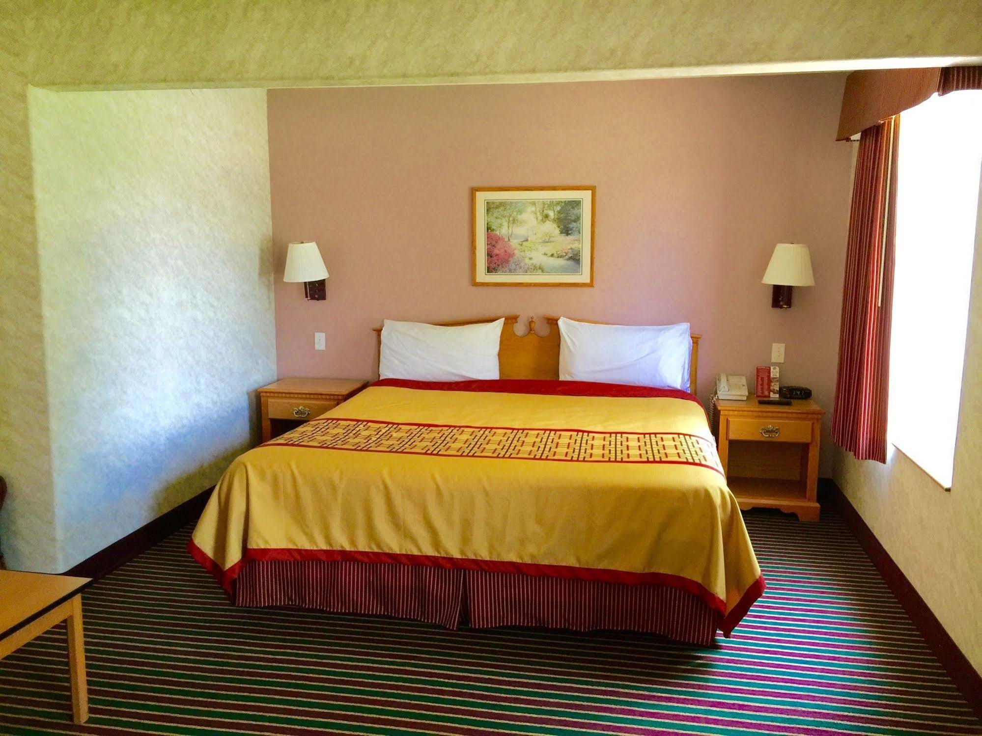 Platte Valley Inn Кълъмбъс Екстериор снимка